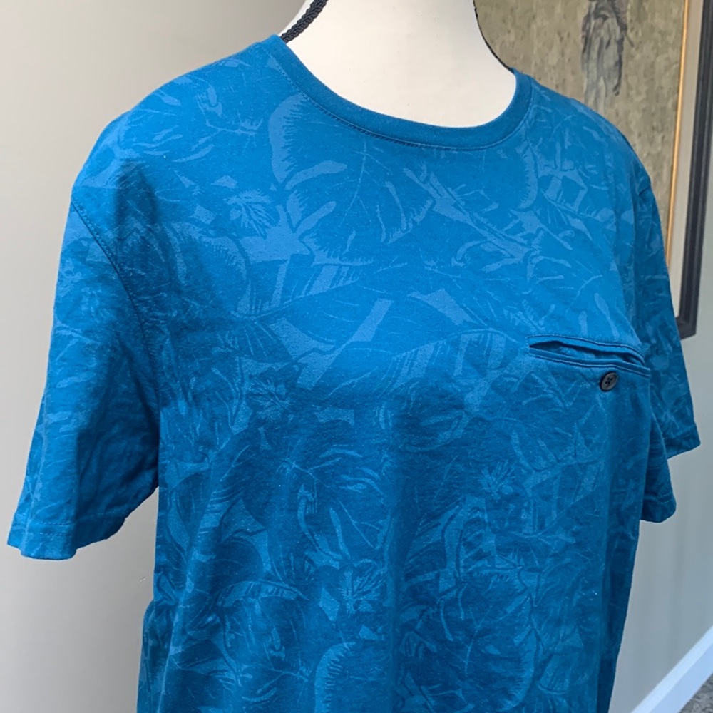 $7 bundle item-TED BAKER short sleeve tshirt with leaf print
